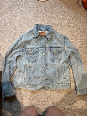 Levi's Light Blue Denim Trucker Jacket - Classic Workwear